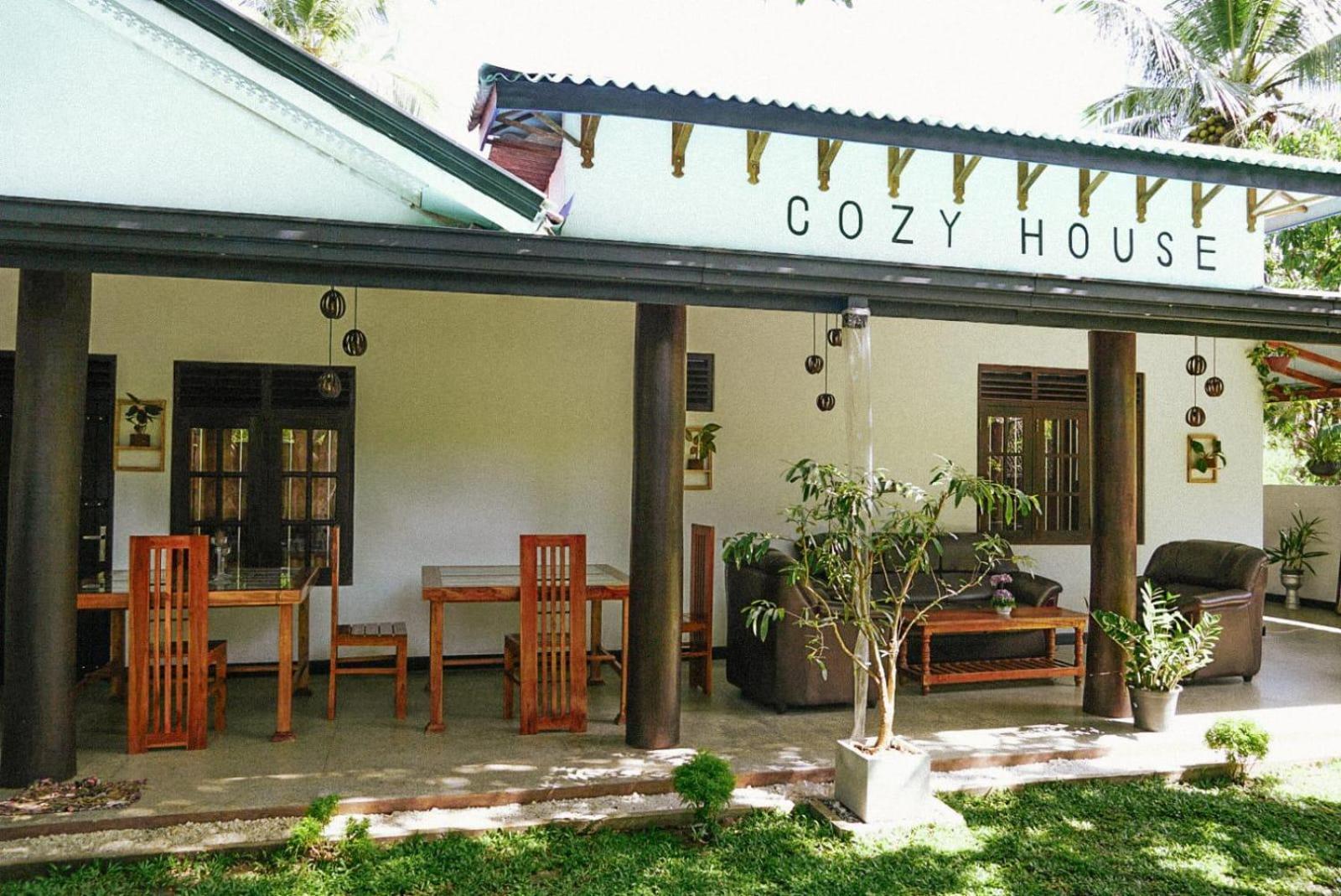 Hotel Cozy House Udawalawe Esterno foto